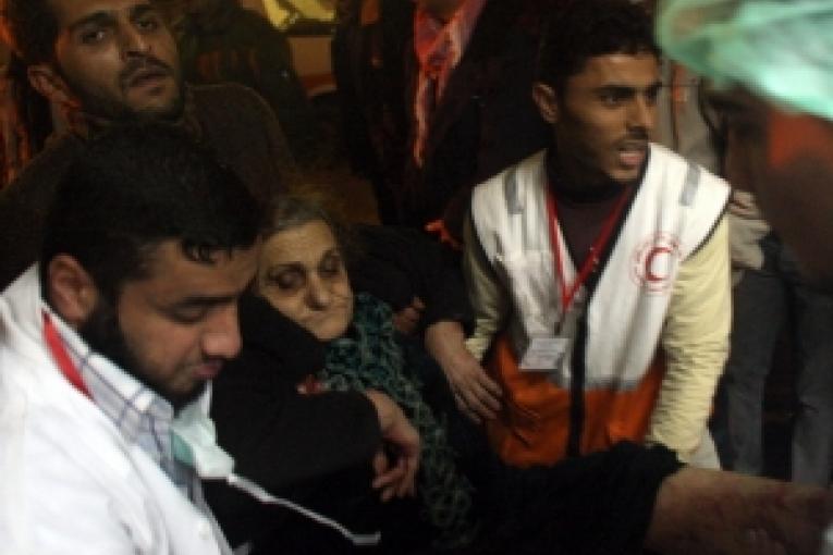 Arrivée de blessés à l'hôpital Al Shifa Gaza ville.