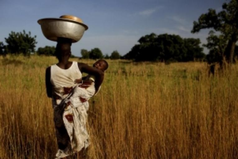 MSF et l\'agence photo VII lancent Starved For Attention une campagne multimédia contre la malnutrition infantile qui touche 195 millions d\'enfants dans le monde. Il est possible de prévenir et de soigner cette maladie grâce à des stratégies efficac