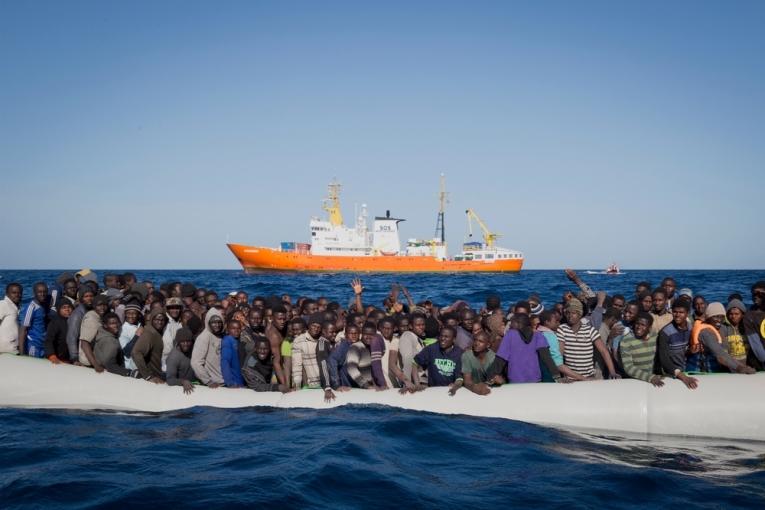 Un bateau de migrants recueillis par l'Aquarius en janvier 2017.