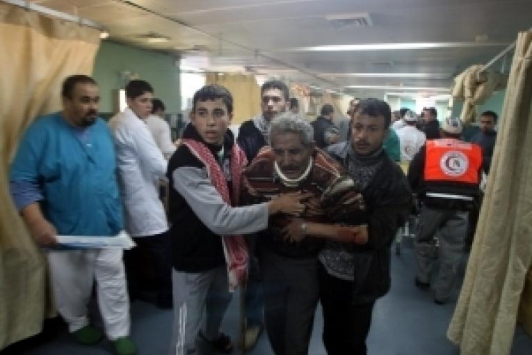 Arrivée de blessés à l'hôpital Al Shifa Gaza ville.