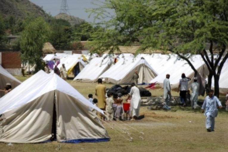 Camp de déplacés Province de la frontière du Nord Ouest (NWFP) mai 2009.