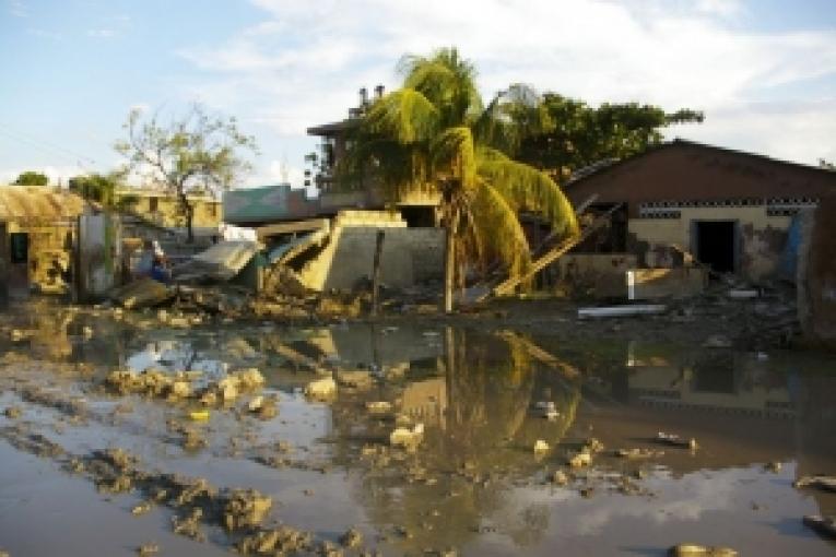 Médecins Sans Frontières dénonce l'inefficacité des secours sur la ville des Gonaïves.