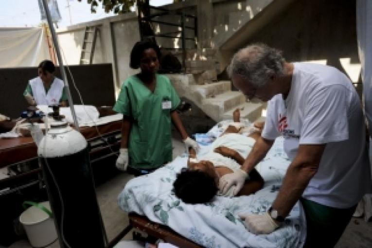 Hôpital MSF de Carrefour le 17 janvier 2010.