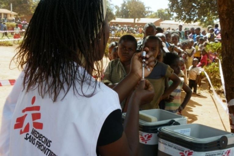 Nabila Kram photographe s\'est rendu au Malawi pour suivre les équipes MSF sur un projet de vaccination contre la rougeole. Retour en images sur une journée de vaccination.
 Nabila Kram