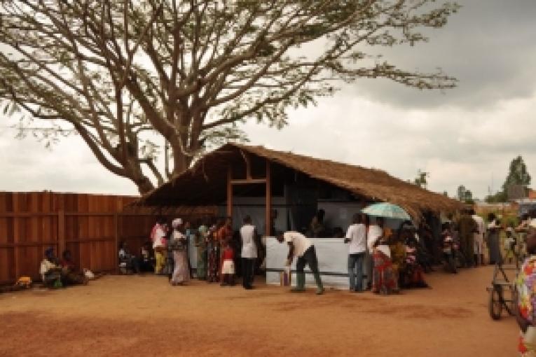 Betou  décembre 2009. MSF a organisé des journées de clinique sur différents sites dans ce district