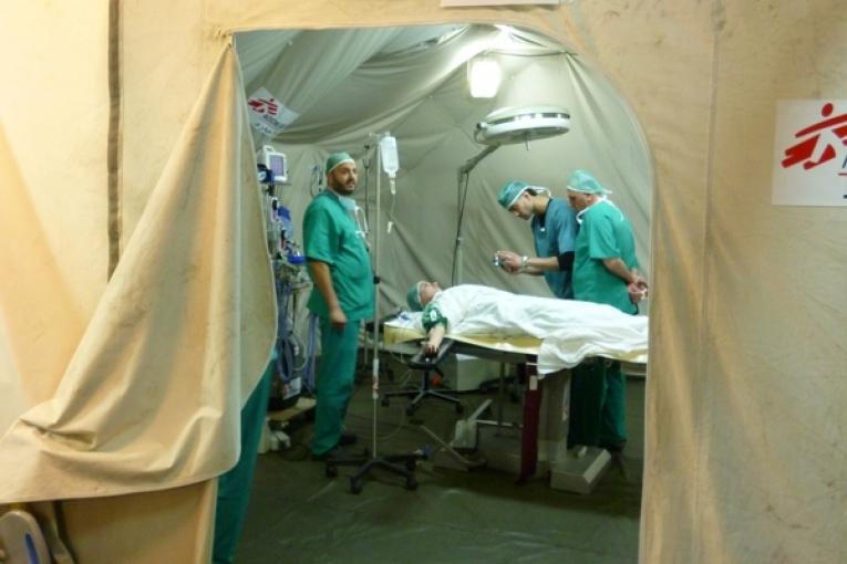L'équipe chirurgicale MSF au bloc bande de Gaza mars 2012.