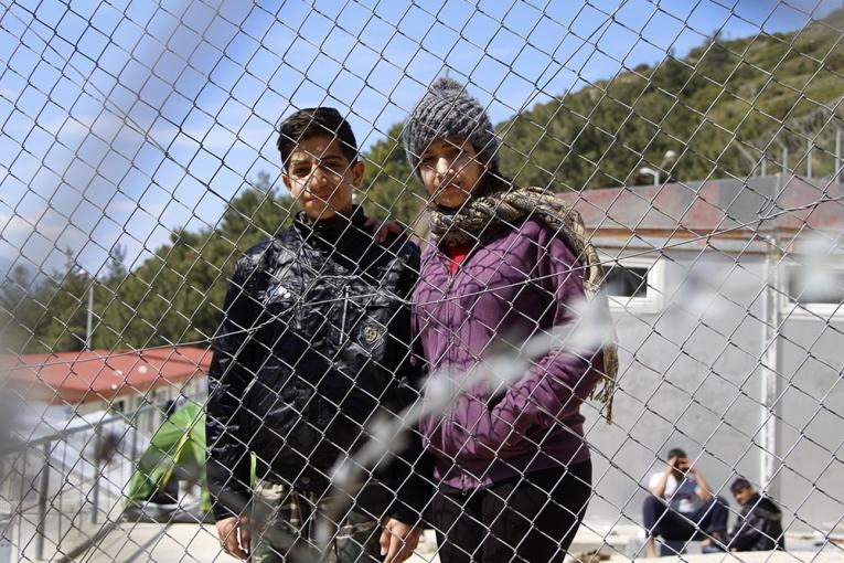 Hala âgée de 16 ans est venue à Samos avec son frère Omar âgé de 15 ans après avoir flui Alep en Syrie.