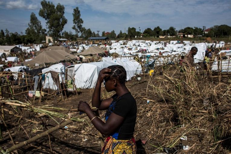 Une femme congolaise dans un camp de déplacés soutenu par MSF à Bunia, en RDC.