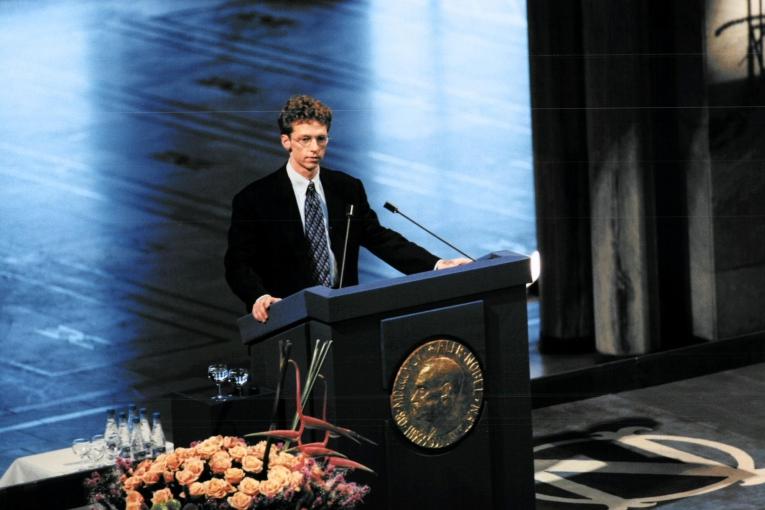 Remise du prix Nobel de la paix pour MSF. Sur la photo James Orbinski. Octobre 1999.