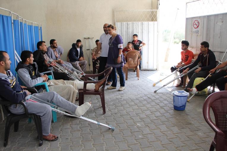 Le samedi 14 avril, les équipes de Médecins Sans Frontières ont exceptionnellement ouvert la clinique de Khan Younis pour fournir des soins postopératoires aux personnes blessés par balles ces dernières semaines. Palestine. 2018.