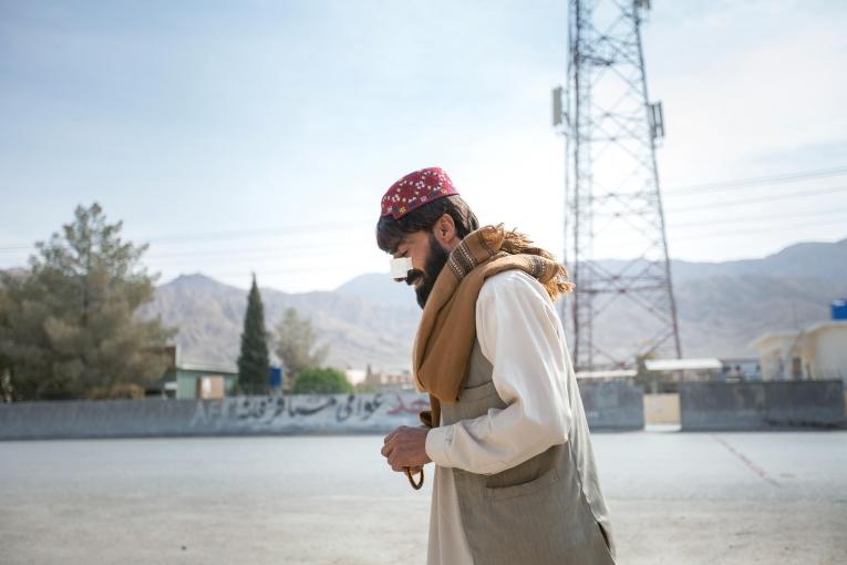 Abdul habite la ville de Muslimbagh dans la région du Balouchistan. Il suit un traitement contre la leishmaniose cutanée dans la clinique MSF de Kuchlak. Pakistan. 2018.