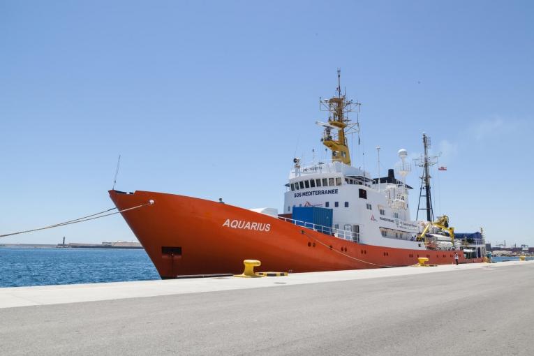 Aquarius leaves Valencia to SAR