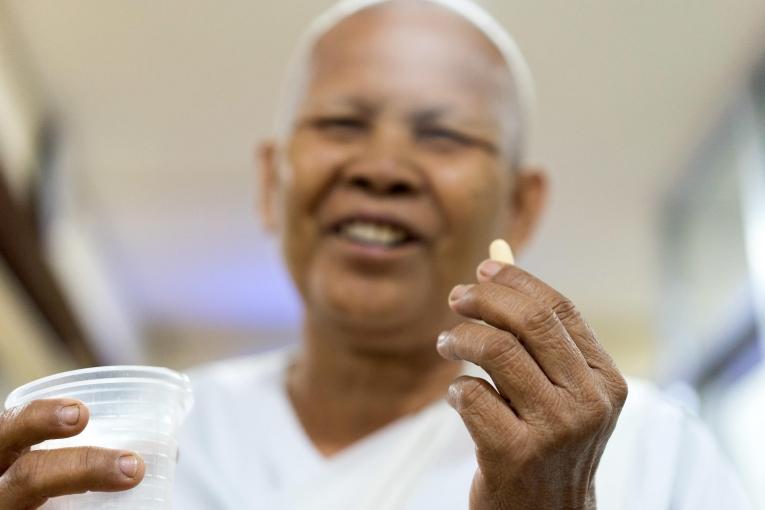 Hépatite C : au Cambodge, des médicaments à un prix abordable pour sauver des vies