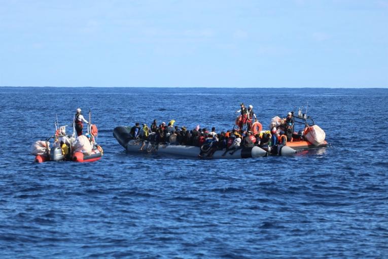 Le jeudi 21 novembre 2019, MSF et SOS Méditerranée ont secouru 90 naufragés, qui avaient quitté la Libye le mardi soir précédent.