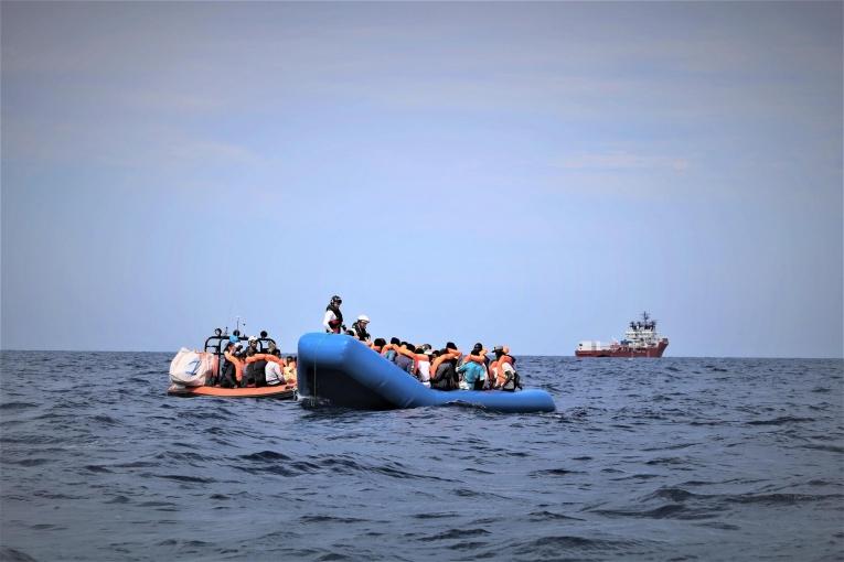 Le 8 septembre, les équipes de MSF et de SOS MEDITERRANEE ont sauvé 50 personnes d'un canot pneumatique en détresse au large des côtes de la Libye