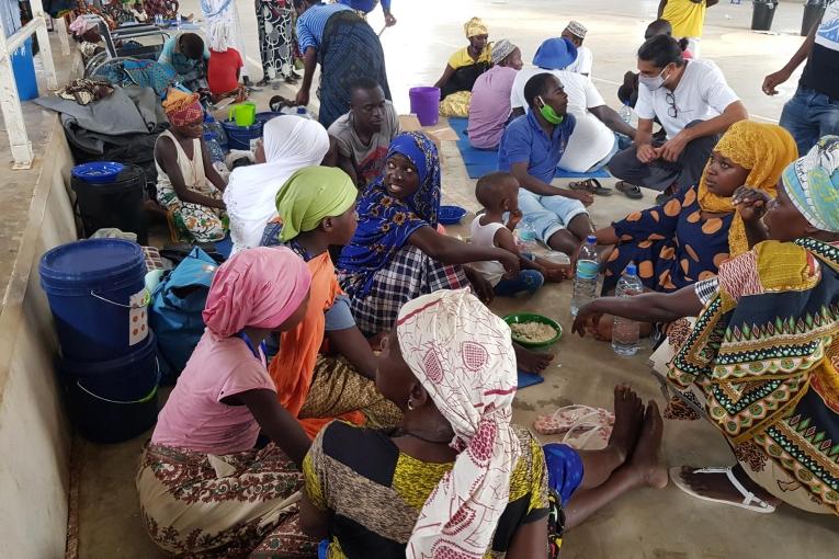 Stade de la ville de Pemba. Des centaines de personnes sont arrivées dans la capitale de l'État de Cabo Delgado, après avoir fui les attaques menées par le groupe Al-Shabaab dans la ville de Palma. Mozambique. 2021.