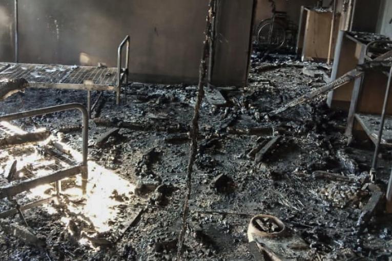 Vue de l'hôpital général de référence de Boga, dans la province de l'Ituri, en République démocratique du Congo, après l'attaque du 7 juin 2021.