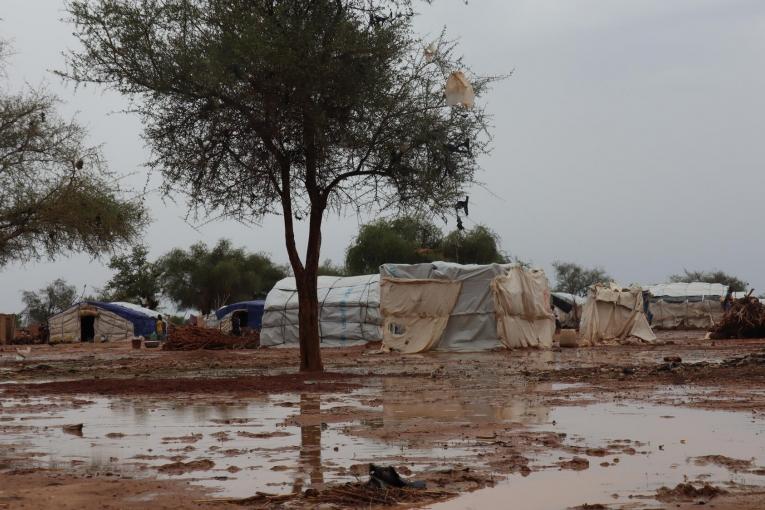 Vue d'un camp de personnes déplacées au Burkina Faso. 2021.