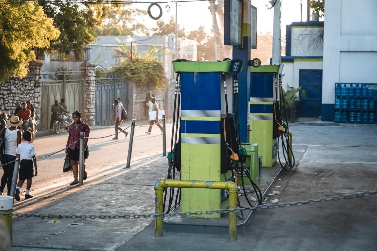 Une station-service de Port-au-Prince fermée à cause de la pénurie de carburant, Haïti, octobre 2021. 