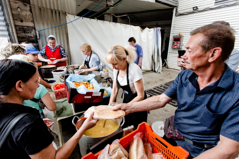 In Ukraine, MSF Works in Partnership with Local Groups