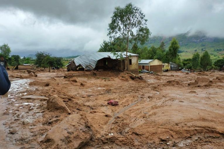 Une maison détruite après le passage du cyclone Freddy, qui a frappé la région sud du Malawi le 12 mars 2023 avec de fortes pluies et des vents violents. Chiradzulu a été l'un des districts les plus durement touchés.
