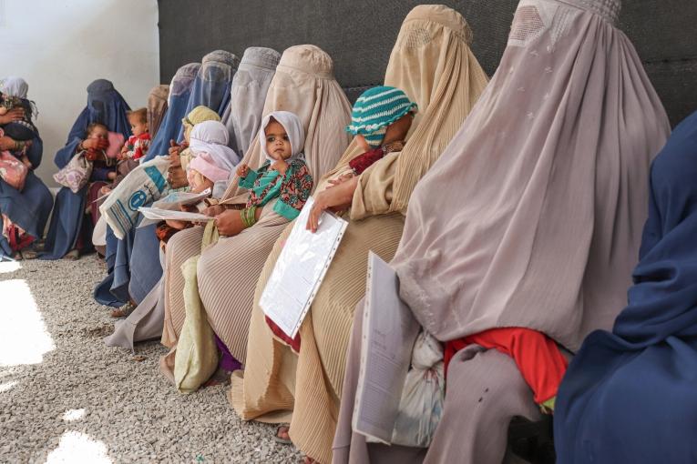 MSF condamne l'interdiction faite aux femmes Afghanes de travailler