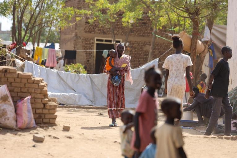 Vue du camp de personnes déplacées d'Al Zahra à Wad Madani avant l'offensive des Forces de soutien rapide. Décembre 2023. Soudan.