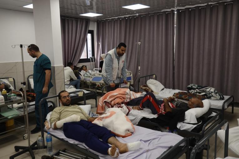 Vue d'une salle de l'hôpital indonésien de Rafah dans lequel travaillent les équipes MSF. 28 décembre 2023. 