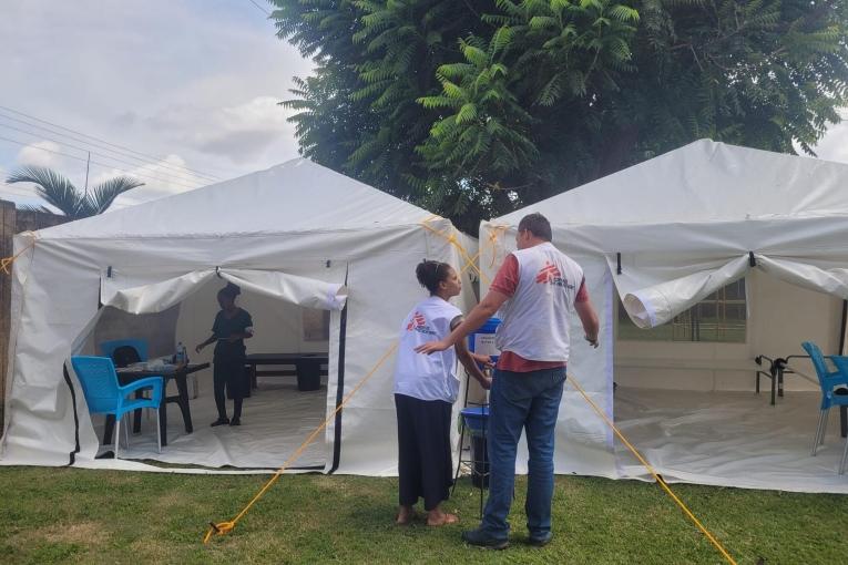 Des membres des équipes MSF dans la zone de santé de Massala en Zambie, dans le cadre de la réponse à l'épidémie de choléra. 2024.