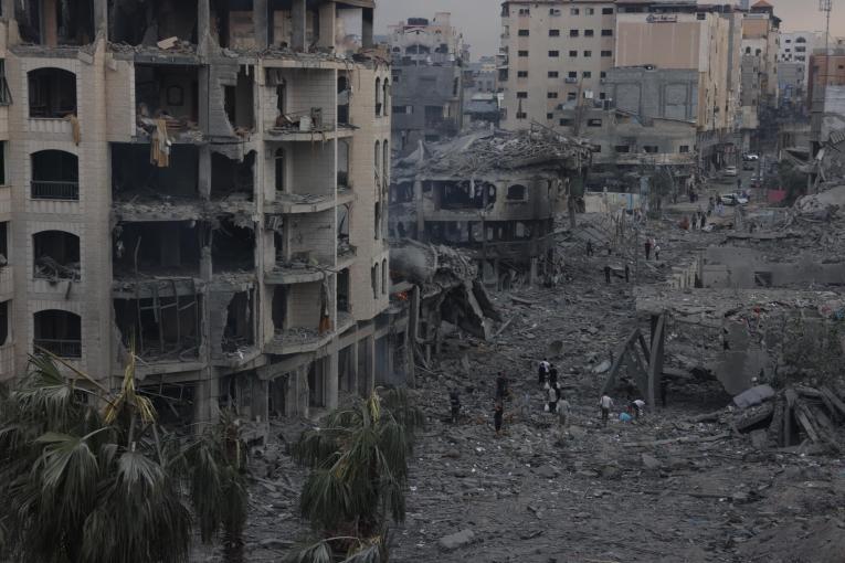 De nombreuses personnes ont perdu leur habitation et des membres de leur famille lors des bombardements sur la bande de Gaza.