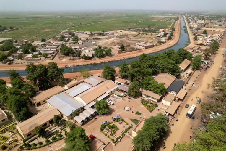 Vue aérienne du centre de santé de Niono au Mali.