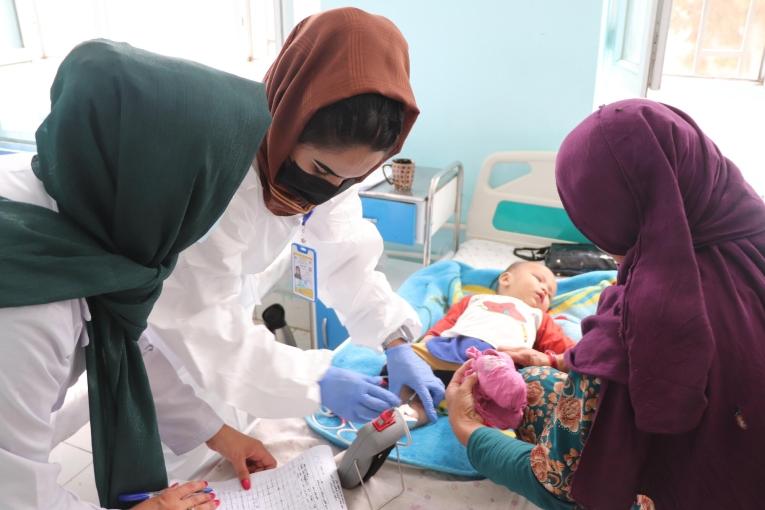 Afghanistan : MSF observe une augmentation alarmante des cas de rougeole traités dans des centres de santé à Balkh, Hérat et Helmand