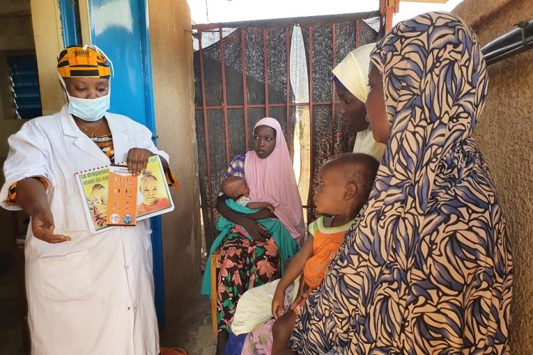 Séance de thérapie éducative pour informer sur la drépanocytose à l'hôpital Madarounfa, au Niger. Juin 2022