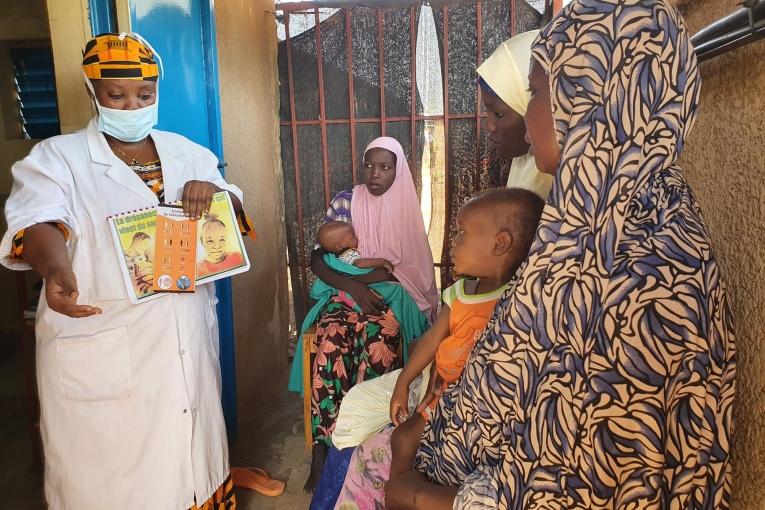 Séance de thérapie éducative pour informer sur la drépanocytose à l'hôpital Madarounfa, au Niger. Juin 2022