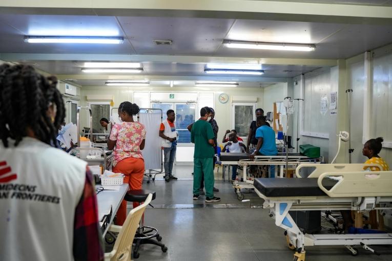 Le 1er juin, MSF a décidé de rouvrir le service des urgences de son hôpital à Cité du Soleil, ainsi que l'unité chargée de prendre en charge les victimes de violences sexuelles.