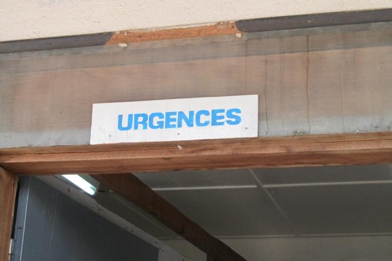 A l’hôpital de Bétou le service des urgences est ouvert 24 heures sur 24 et 7 jours sur 7. Entre 800 et 900 consultations y sont réalisées chaque mois un tiers sont des enfants de moins de 5 ans. 