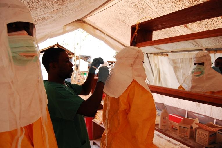 Centre de traitement d'Ebola à Kailahun Sierra Leone octobre 2014.