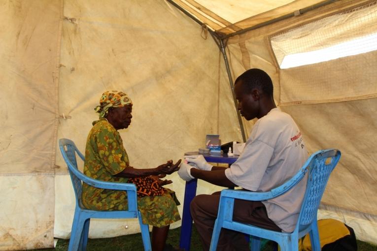 Un dépistage à Ndhiwa en mai 2014.