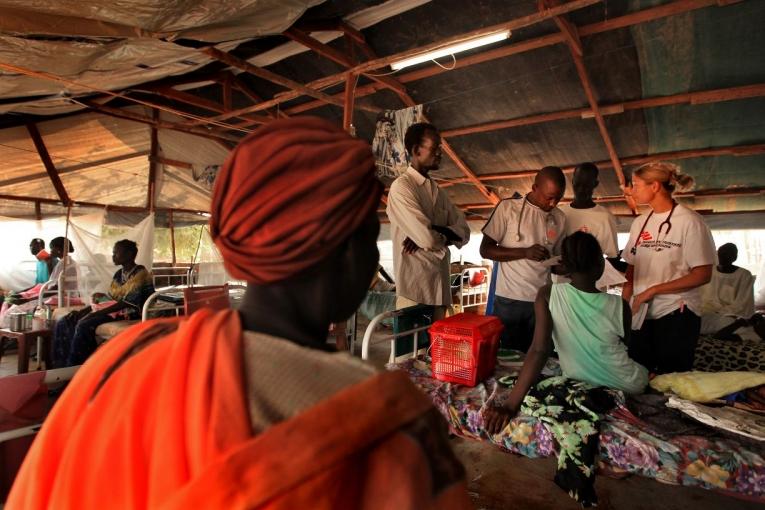 L'équipe MSF à l'hôpital d'Agok près d'Abyei au Soudan Octobre 2010