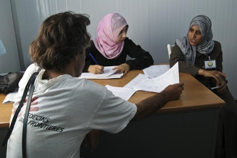 consultation menée par un psychologue MSF à Misrata