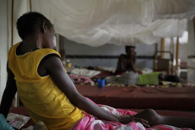 Médecins Sans Frontières s’alarme de la situation des personnes vivant avec le VIH/sida en République démocratique du Congo (RDC) et déplore le manque de priorités données par les autorités congolaises ainsi que le désengagement des bailleurs d