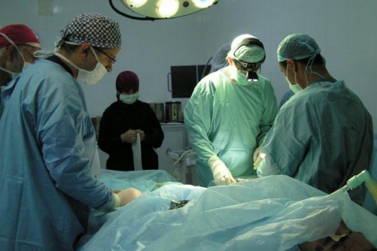 Misrata  Equipe chirurgicale MSF à l'hôpital Abbad
