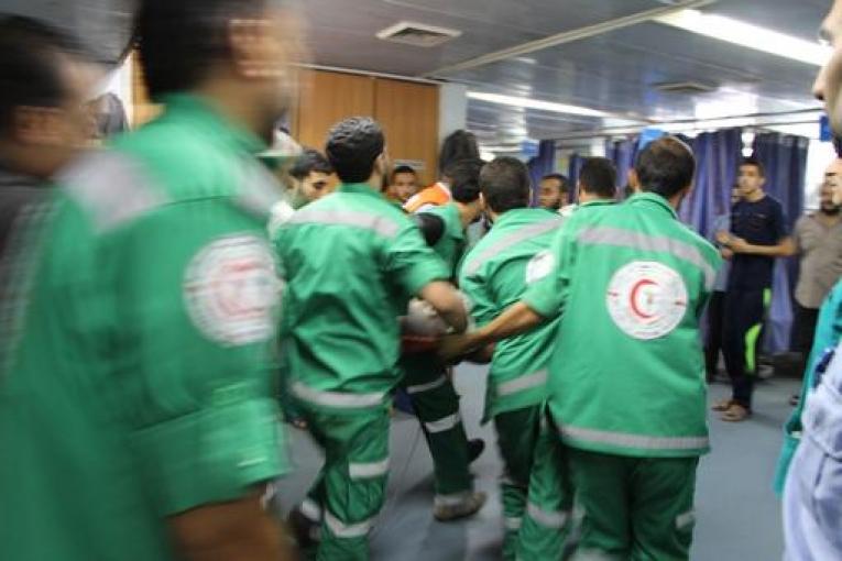 Al Shifa les ambulanciers amènent deux de leurs collègues