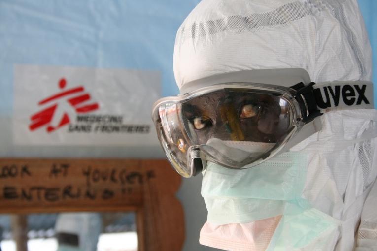 Médecins Sans Frontières (MSF) confirme qu’une personne de son équipe au Libéria a été contaminée par le virus Ebola.