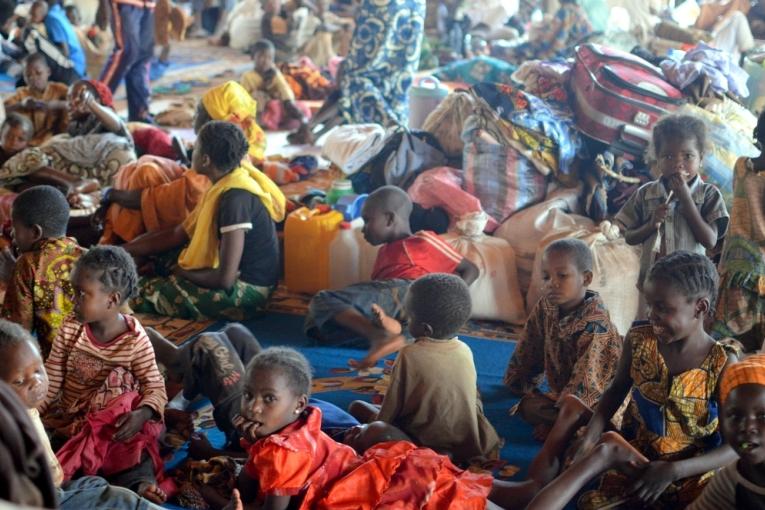 Comme à PK12 des milliers de déplacés musulmans sont regroupés dans l'enceinte de l'église de la ville de Carnot au Sud Ouest de la RCA Février 2014