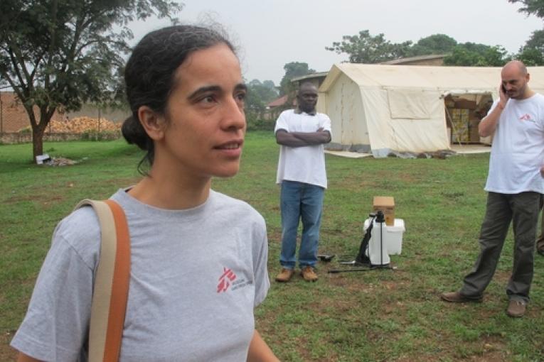 Kagadi (district de Kibaale ouest de l’Ouganda). Ebola est une maladie rare mais Olimpia de la Rosa (née à Madrid en 1972) la connaît bien.
