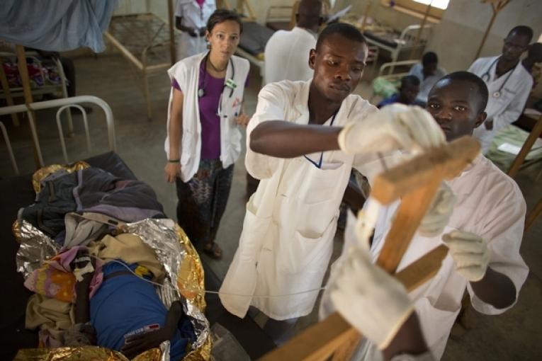 MSF soutient l'hôpital de Batangafo hôpital (170 lits)  Juin 2013