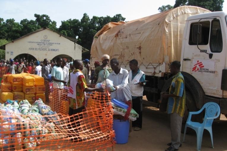 Distribution de biens de première nécessité Batangafo RCA Juin 2013