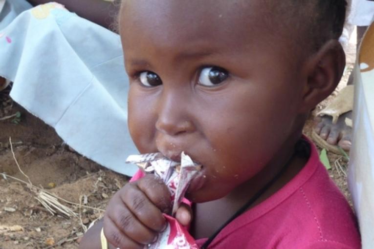 Adila Sud Darfour. Tous les enfants malnutris de moins de cinq ans sont admis dans le programme MSF.