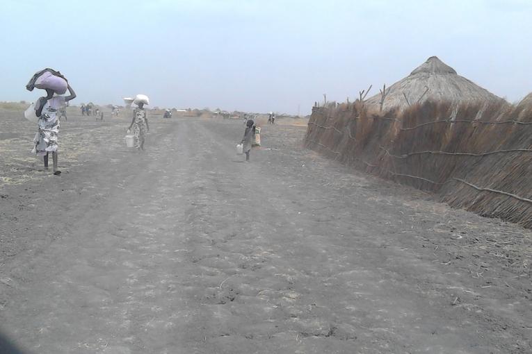Les combats intenses entre les forces gouvernementales et celle de l’opposition nommées « Agwelek » ont forcé la population à fuir de Kodok à Aburoc. Avril 2017. Anthony Jovannich/MSF